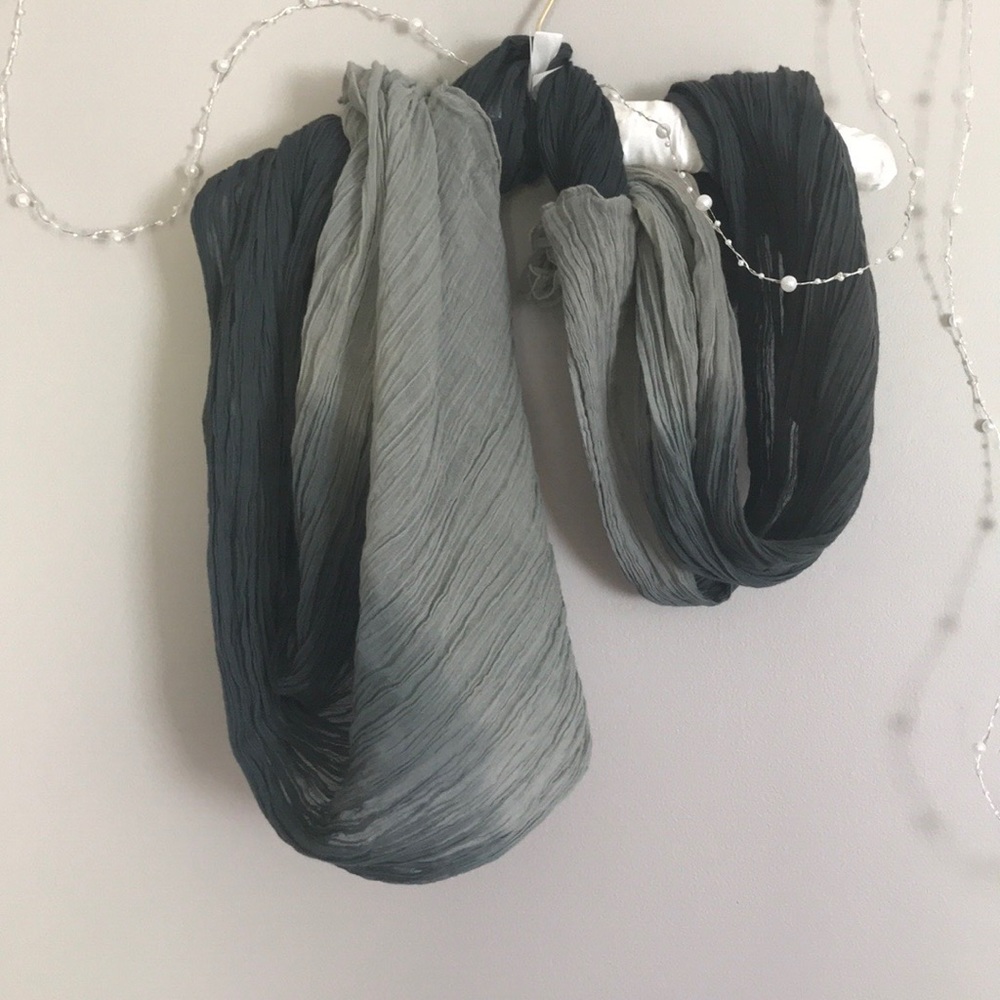 🌟PRICE DROP🌟 Ombré scarf